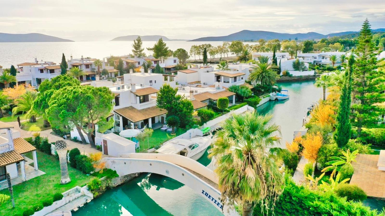 Villasonboard Dock Villa 3 Bed, 3 Bath, Canal, Greek Venice Porto Hydra Plepi Bagian luar foto